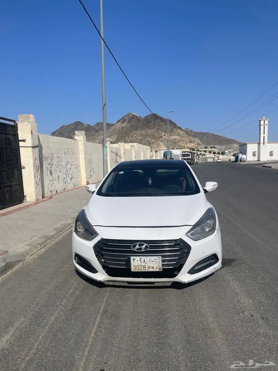 للبيع سيارة i40 1