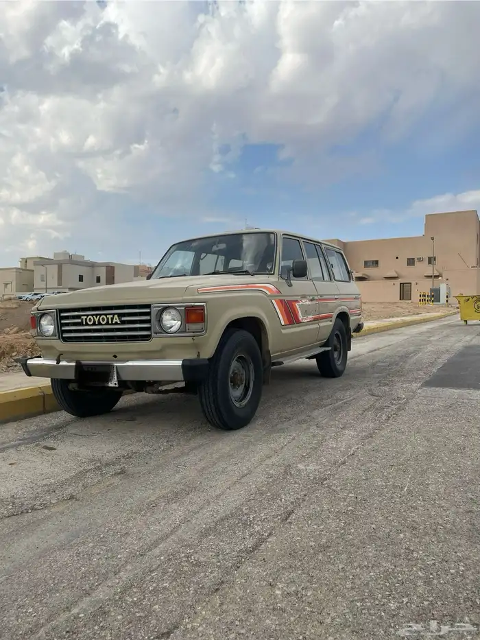 للبيع جيب لاندكروزر (ممشى قليل )- حكومي - موديل85 10