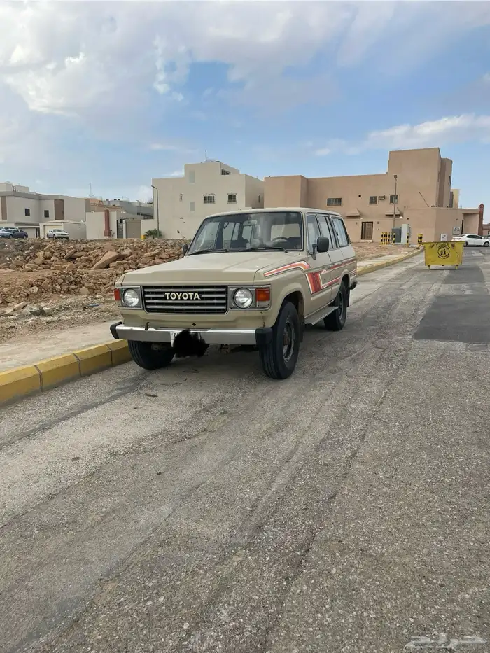 للبيع جيب لاندكروزر (ممشى قليل )- حكومي - موديل85 13