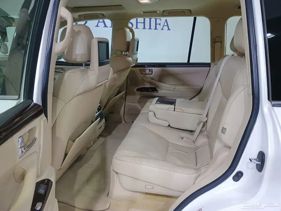 لكزس LX570 2015 sport سعودي 11