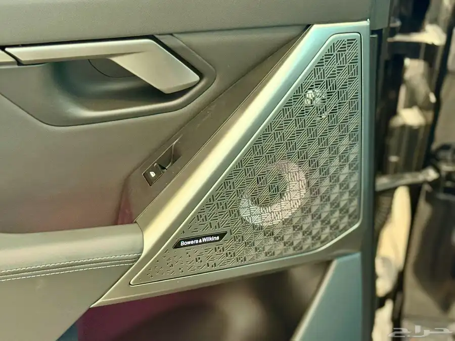 بي ام دبليو M5 2025 11