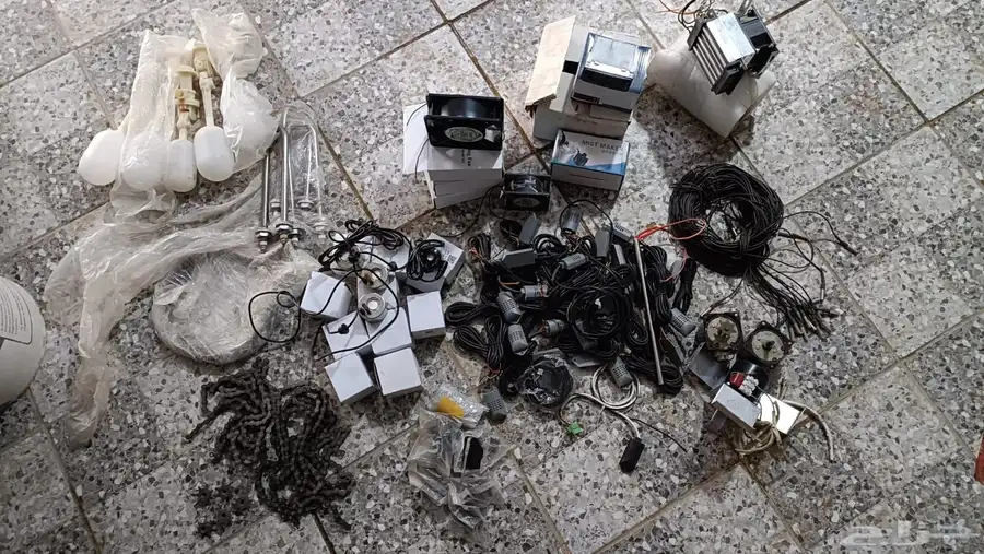 فقاسات وقطع غيار للبيع جملة 9