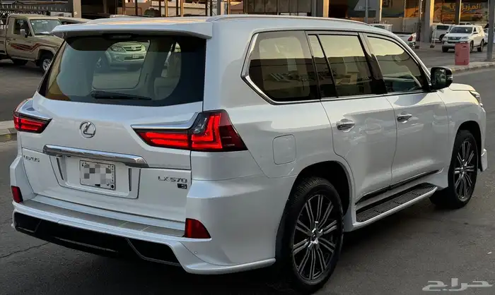 لكزس 2019 LX570 ابيض داخل بيج سعودي 5