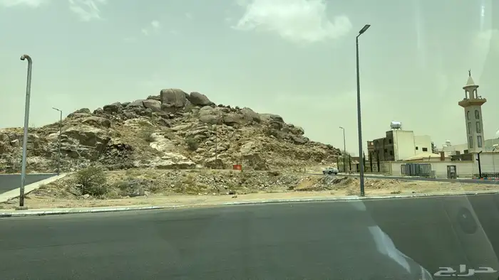 ارض تجاري في موقع رائع القمرية الجال 0