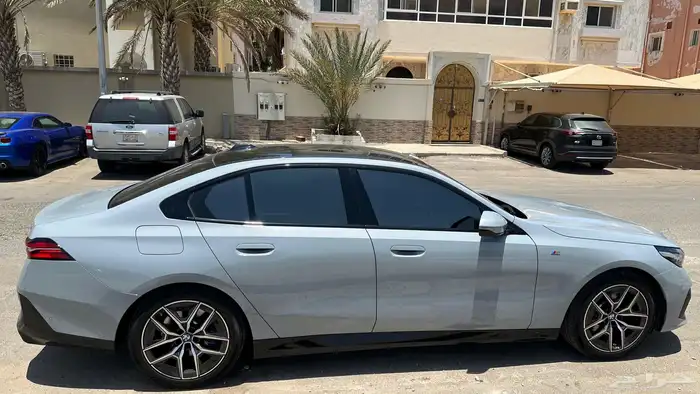 تم البيع BMW 520i M kit 2024 5