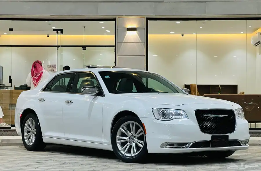 كرايزلر 2018 C300 V6 ( بحالة ممتازة) 0