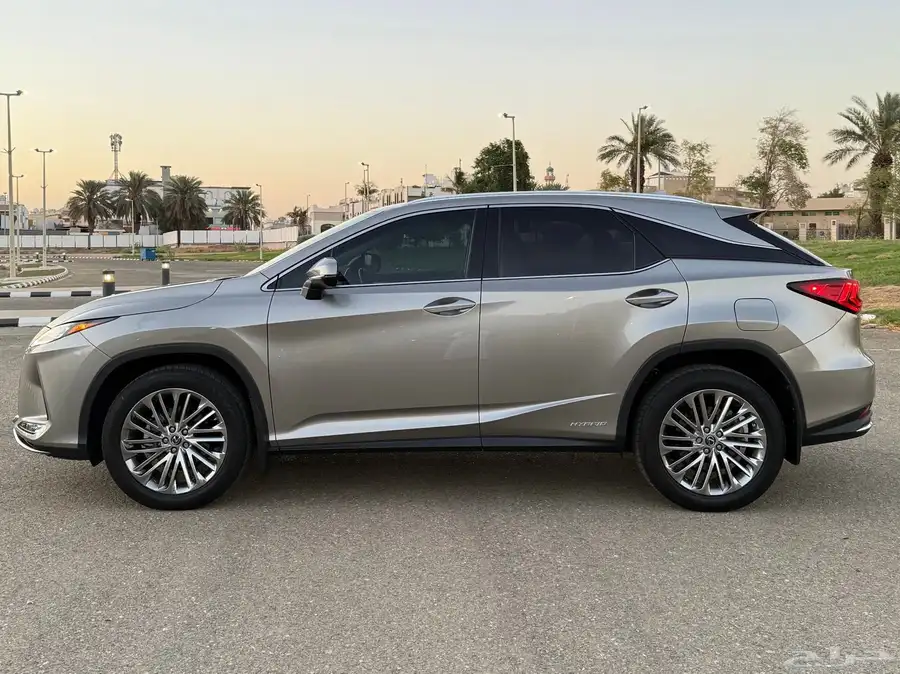 لكزس RX450 هايبرد 2022 19