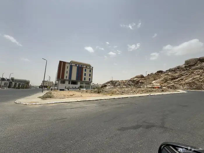 ارض تجاري في موقع رائع القمرية الجال 2