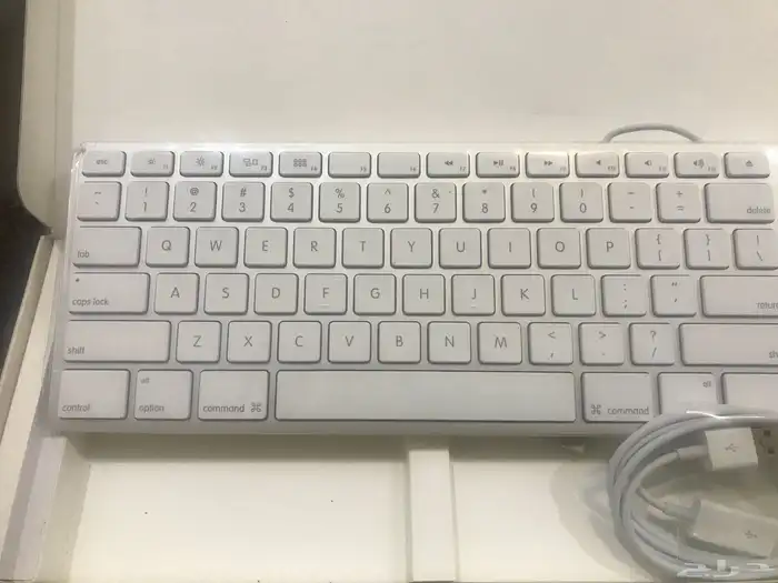 كيبورد ابل انجليزي Apple keyboard with numeric keypad 2
