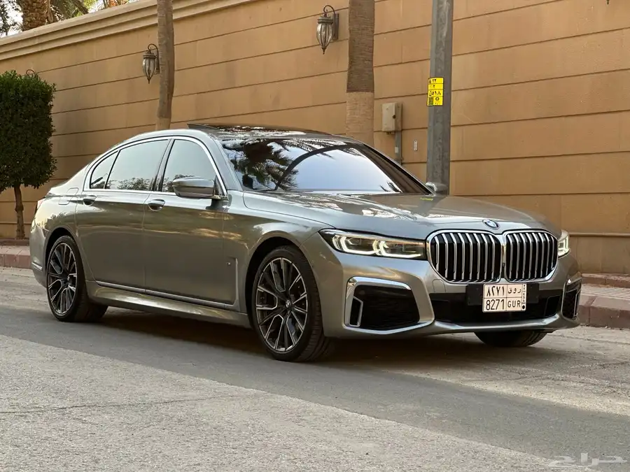 بي ام 740i 2021 ضمان وصيانه مجانيه 3