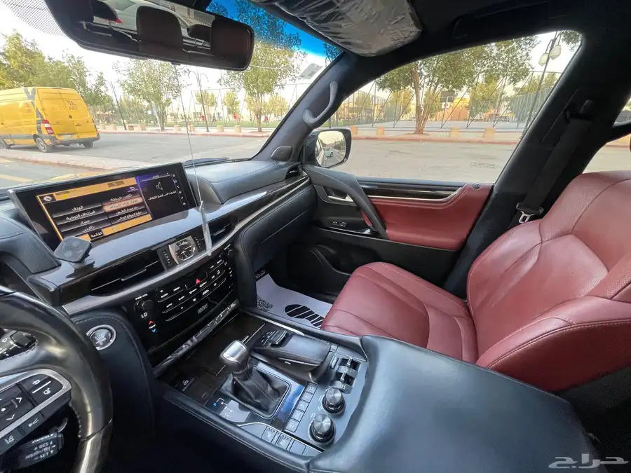 لكزس 2019 LX570 فل سعودي 16