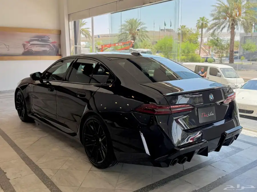 بي ام دبليو M5 2025 1