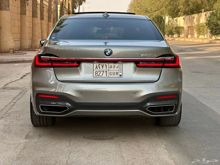 بي ام 740i 2021 ضمان وصيانه مجانيه 9