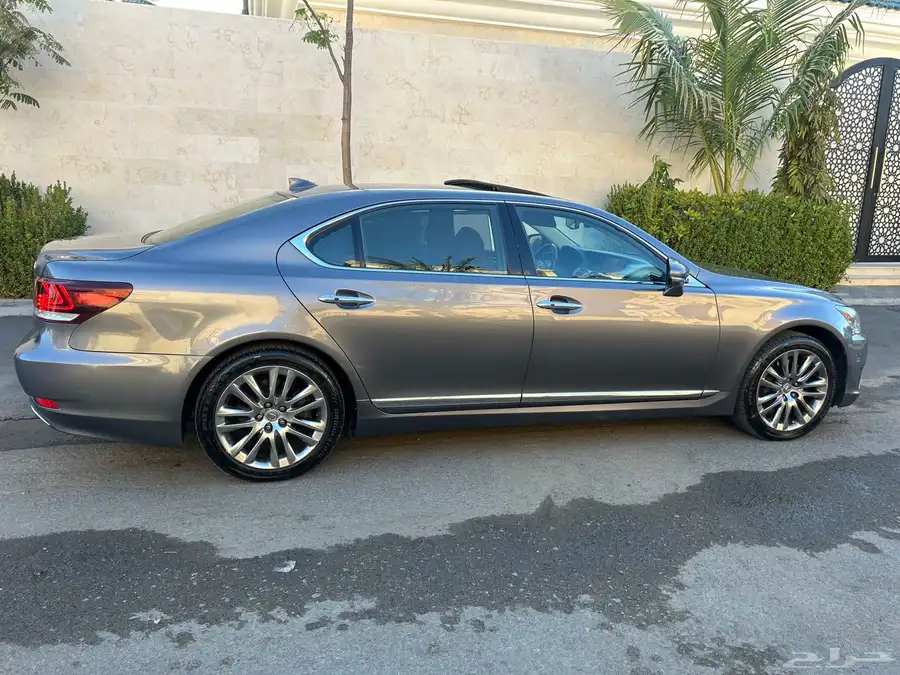 لكزس 460 لارج 2014   عداد 150 الف 3