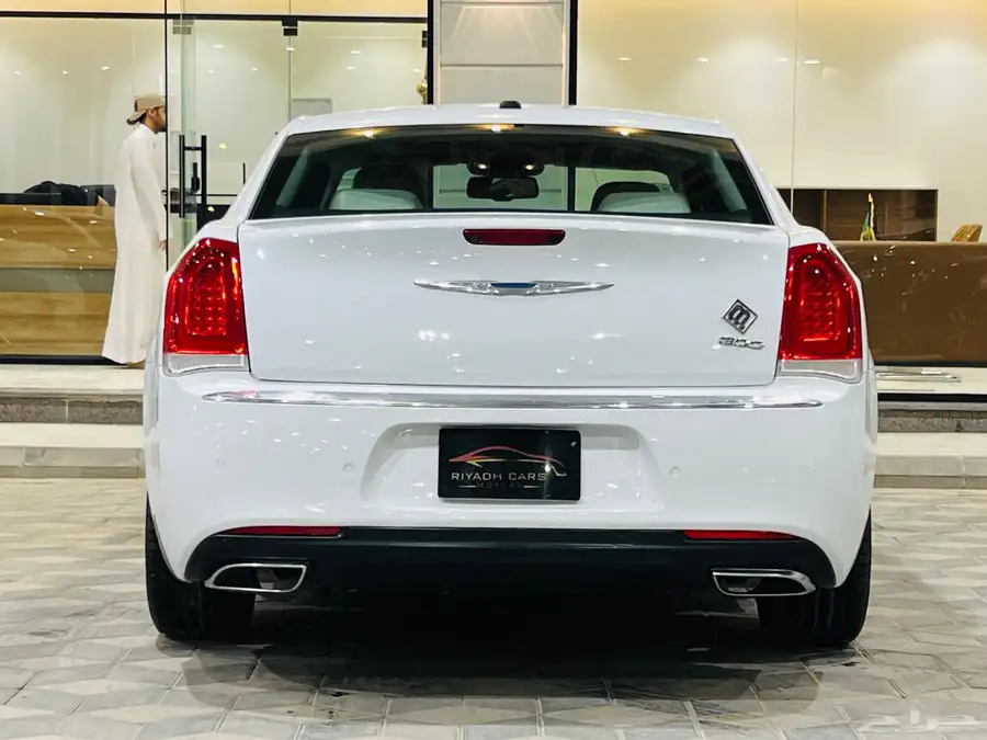 كرايزلر 2018 C300 V6 ( بحالة ممتازة) 3