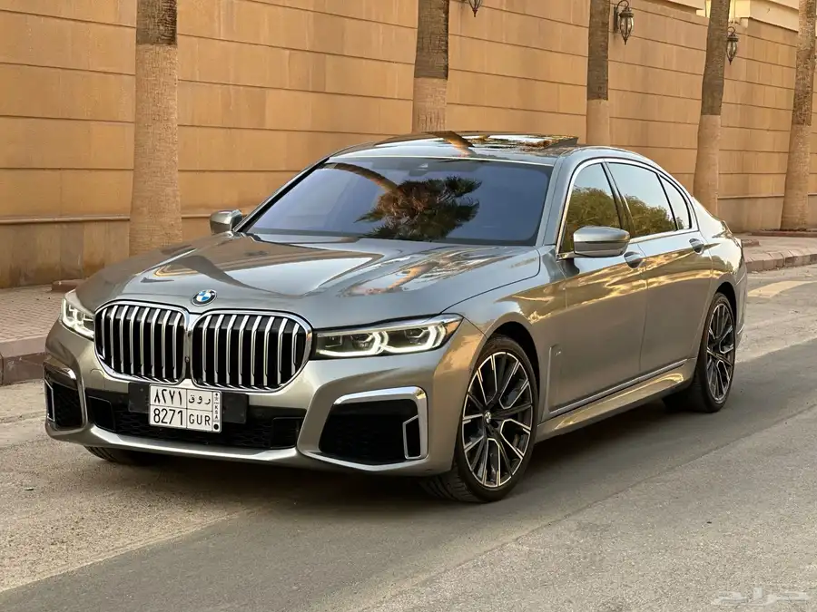 بي ام 740i 2021 ضمان وصيانه مجانيه 41