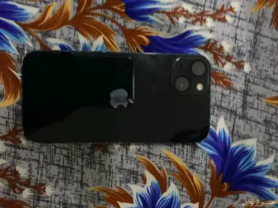 iPhone 13 3