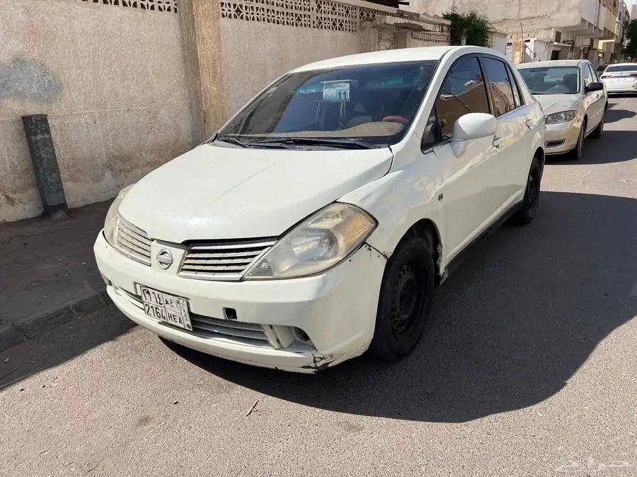 نيسان تيدا 4