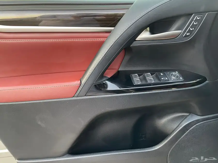 لكزس 2019 LX570 فل سعودي 13