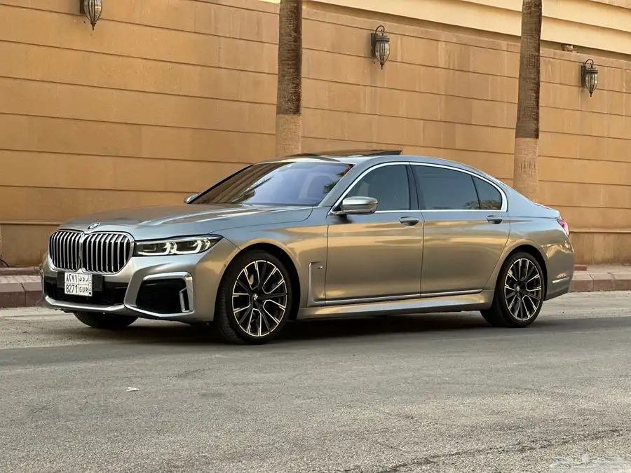 بي ام 740i 2021 ضمان وصيانه مجانيه 31
