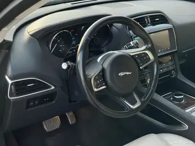 جاكور F pace 2019 استخدام شخصي نظيف جدا 24