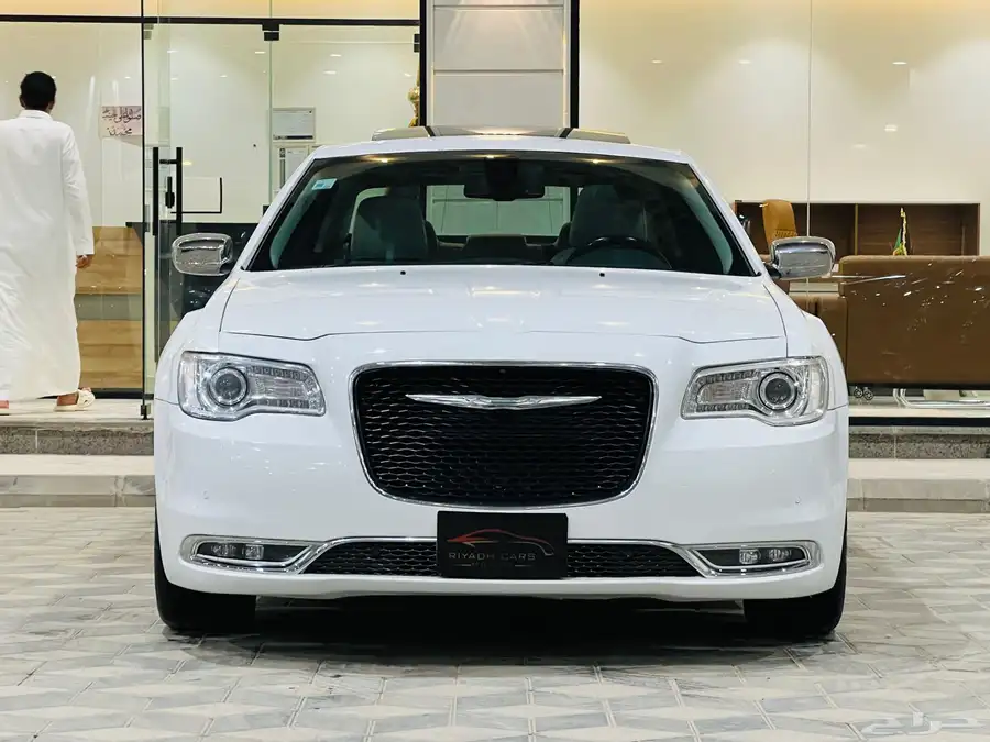 كرايزلر 2018 C300 V6 ( بحالة ممتازة) 2