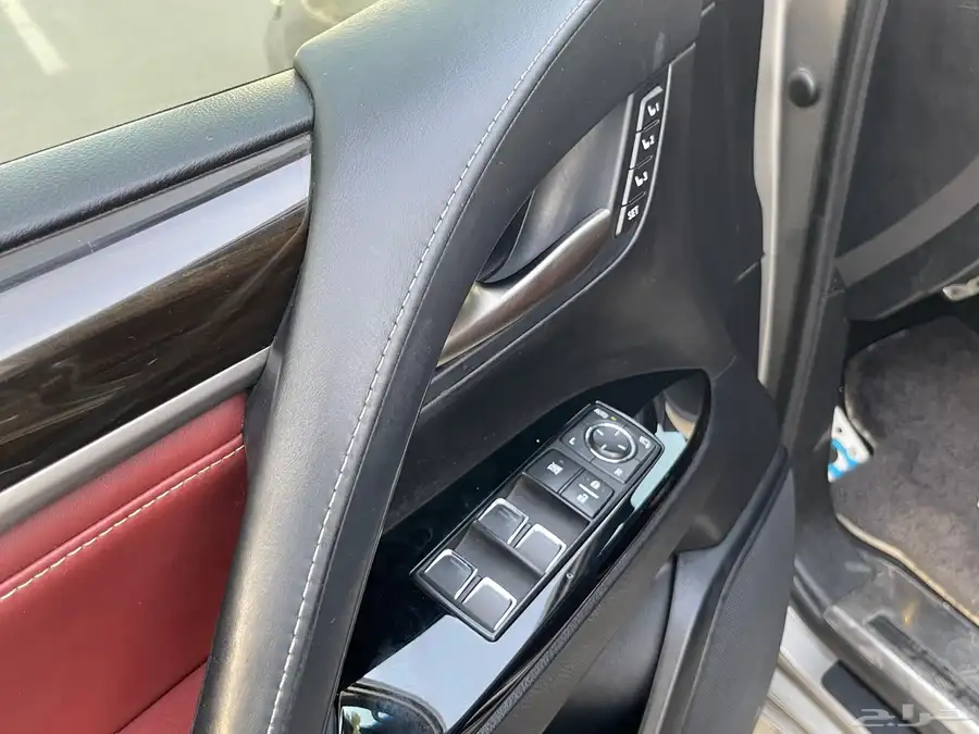 لكزس 2019 LX570 فل سعودي 14