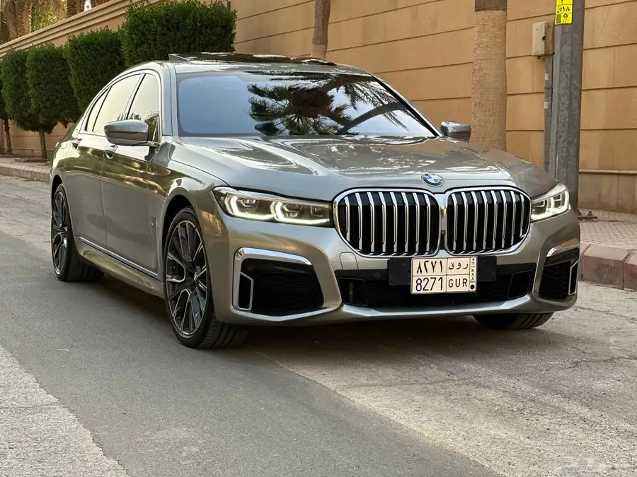 بي ام 740i 2021 ضمان وصيانه مجانيه 0