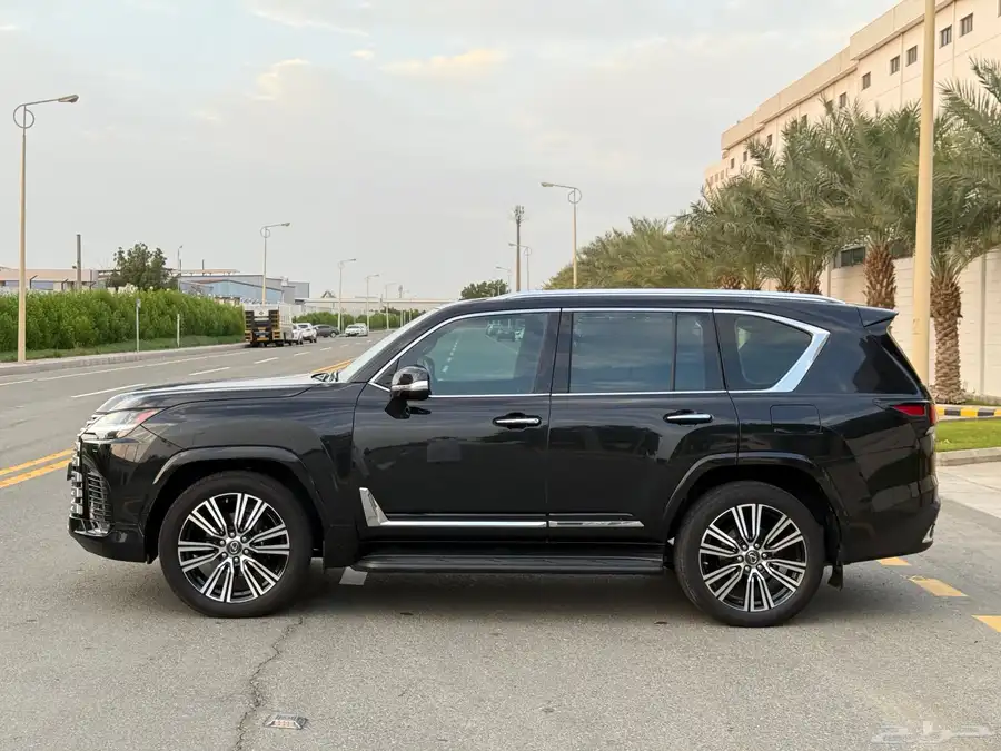 جيب لكزس LX600 B2 2022 - سعودي 6