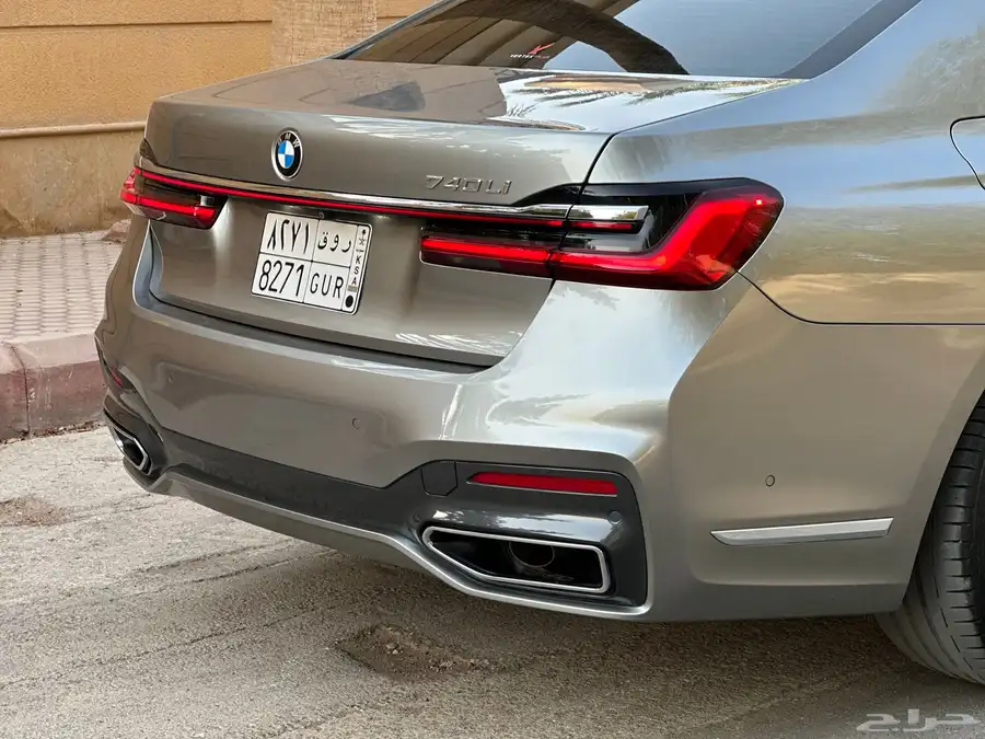 بي ام 740i 2021 ضمان وصيانه مجانيه 12