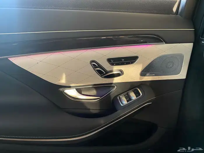 مرسيدس S560 موديل 2020 فلل كامل وارد الجفالي 25