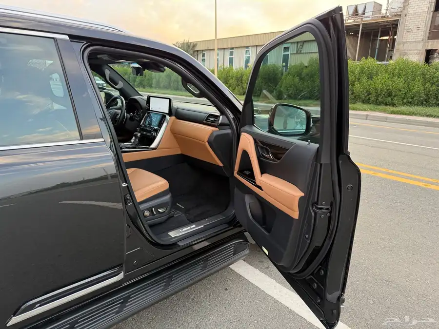جيب لكزس LX600 B2 2022 - سعودي 15