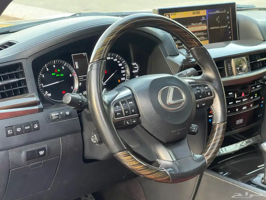 لكزس 2019 LX570 فل سعودي 9