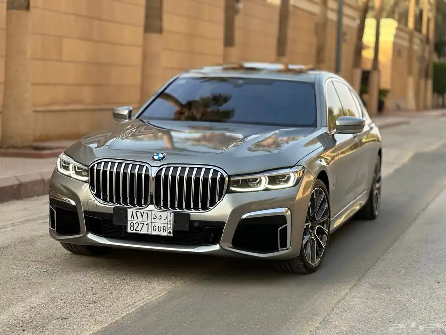 بي ام 740i 2021 ضمان وصيانه مجانيه 40