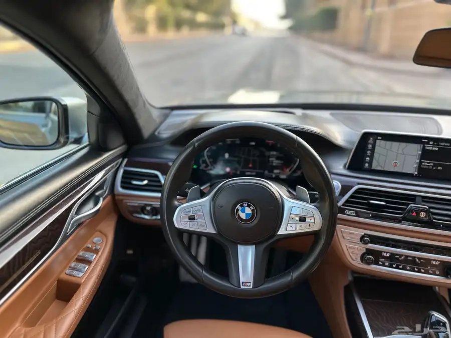 بي ام 740i 2021 ضمان وصيانه مجانيه 51