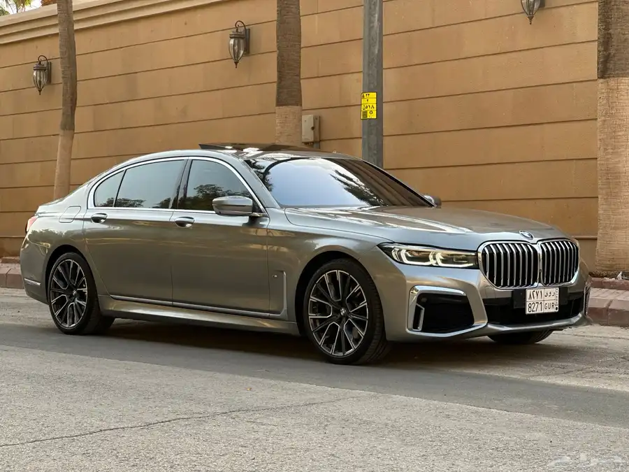بي ام 740i 2021 ضمان وصيانه مجانيه 4