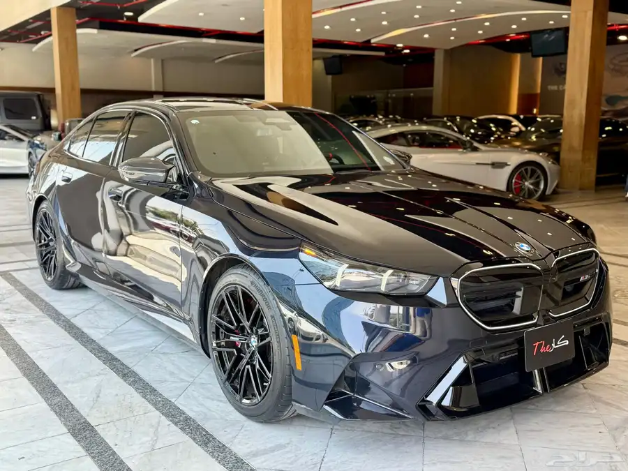 بي ام دبليو M5 2025 6