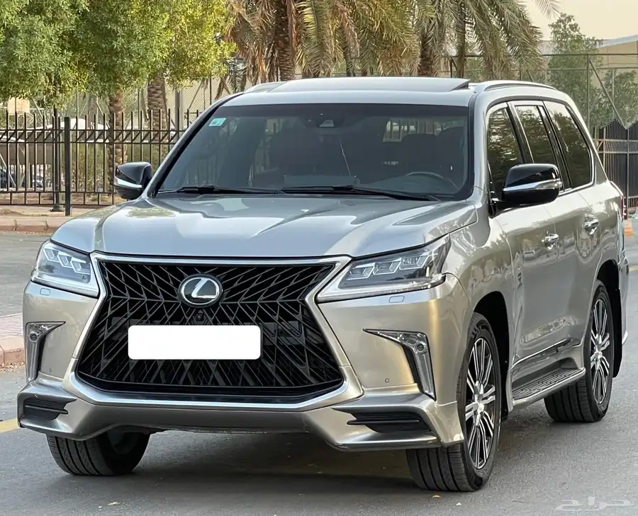 لكزس 2019 LX570 فل سعودي 1