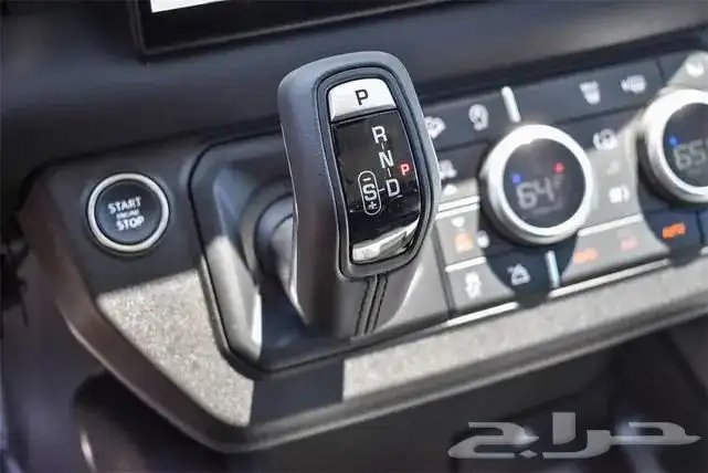 2025 Land Rover Defender P400 X-Dynamic SE 13
