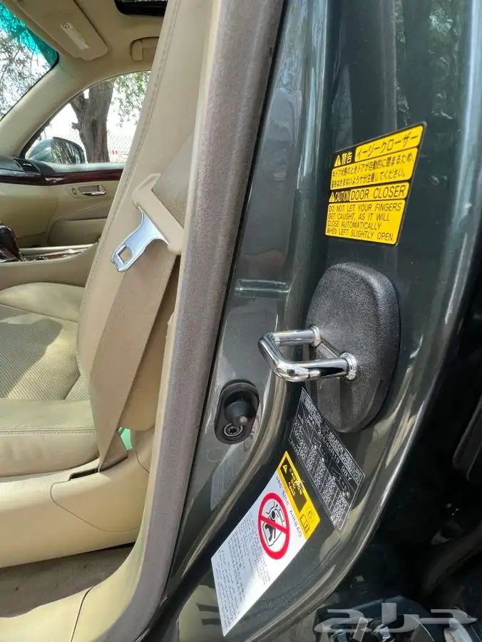 مخزن لكزس460 LS 2007 بإسم صاحب سمو الممشى 50 الف كم فقط 31