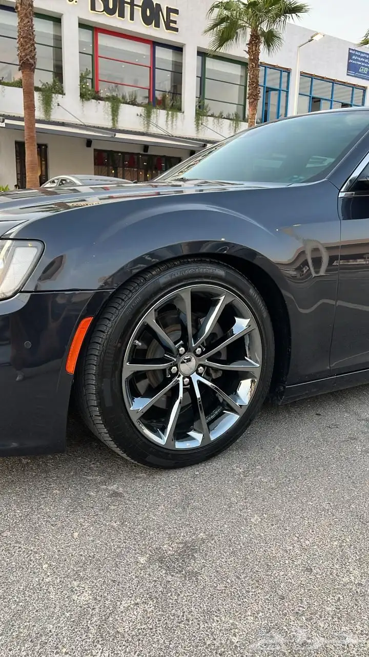كرايزلر C300 V8 3