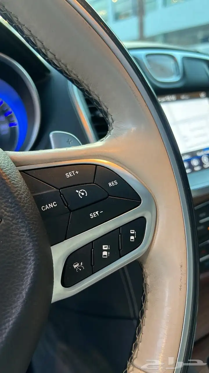 كرايزلر C300 V8 6