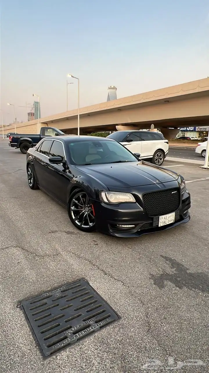 كرايزلر C300 V8 1