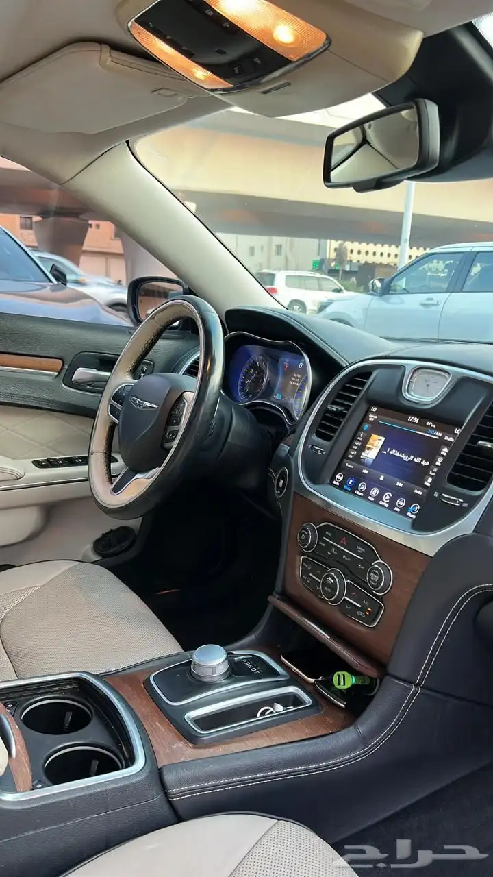 كرايزلر C300 V8 5