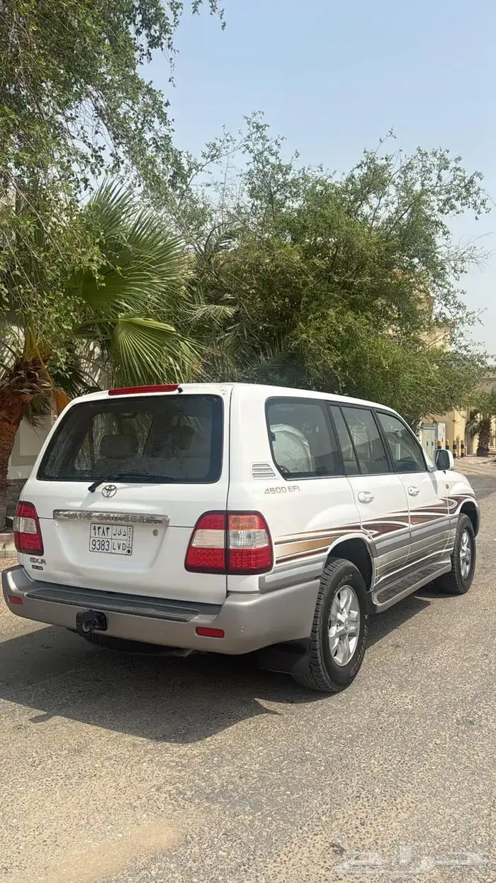 للبيع لاندكروزر 2006 3