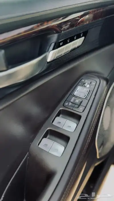 جينسس G90 2017 14