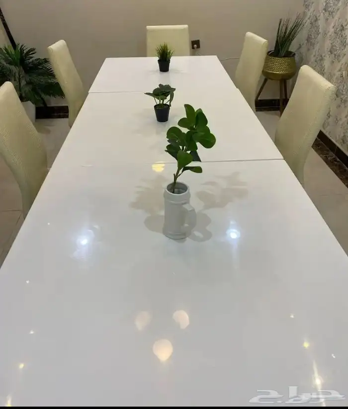 طاولة نظيفة جدا 1