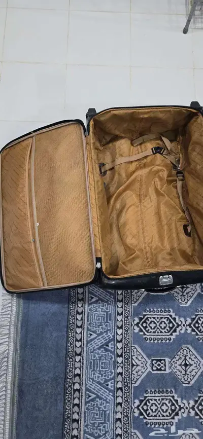 شنطة سفر كبيره للبيع 1