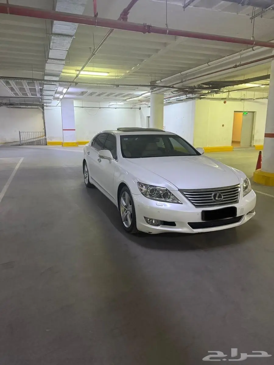 لكزس LS 2011 8