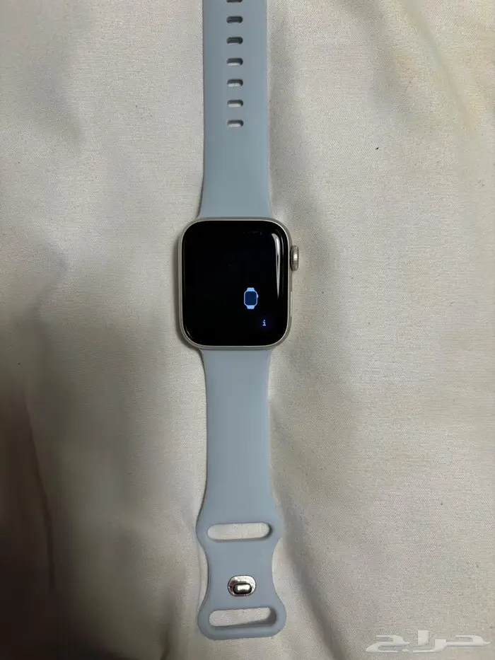 ساعة أبل SE 40 MM لون فضائي شبه جديدة 3